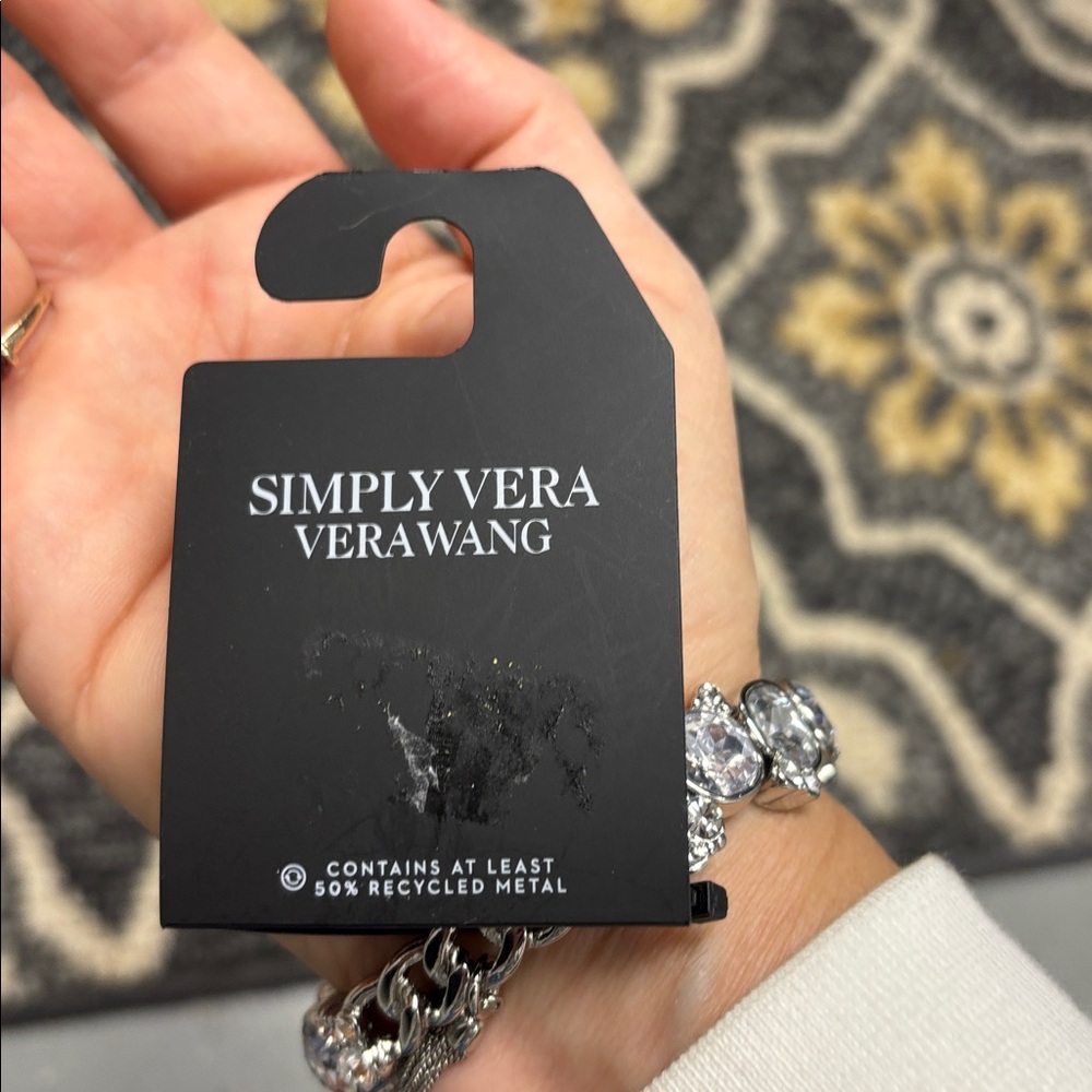 Gorgeous Simply Vera Vera Wang Silver Bracelet with Clear Stones - Picture 2 of 4